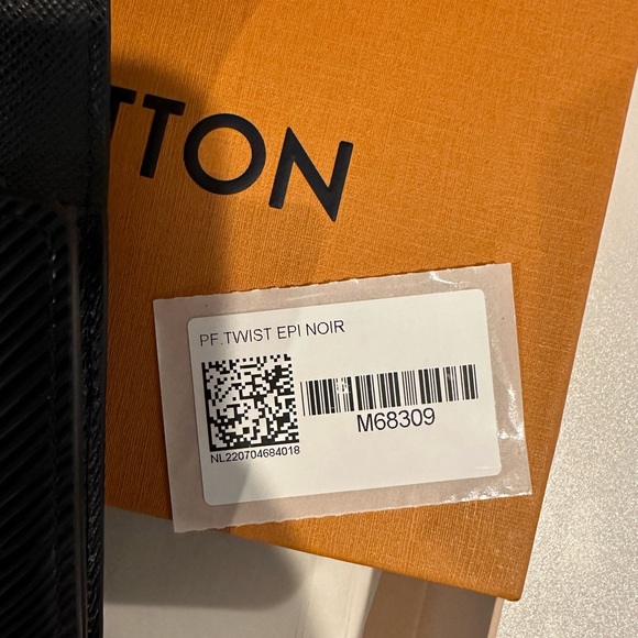 M68309 Louis Vuitton Epi Twist women's wallet - Picture 3 of 5